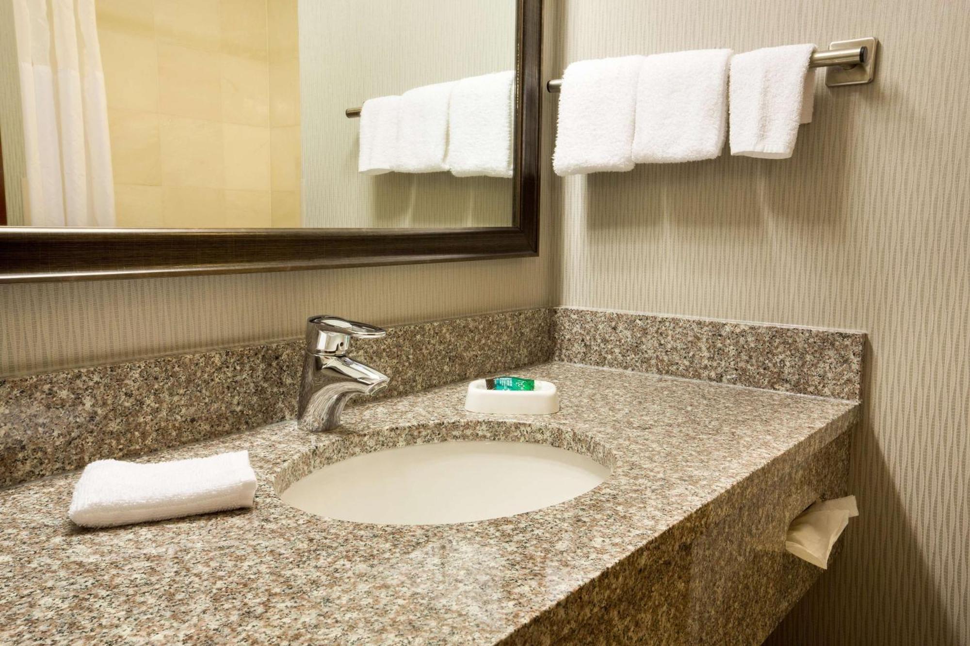 Drury Inn & Suites Columbus גרוב סיטי מראה חיצוני תמונה